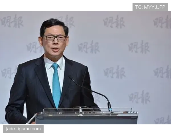 第四官员到底能管什么?揭秘替补席与换人规则的执行者 第四官员到底能管什么?揭秘替补席与换人规则的执行者